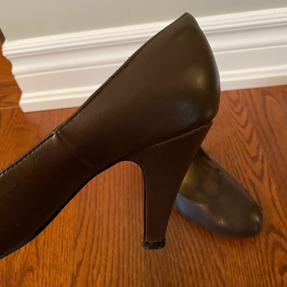 Brown/Gold Kitten Heels - Picture 4 of 4